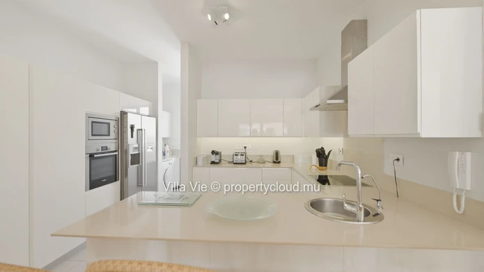 Péreybère - Magnifique penthouse de 3 chambres avec grand rooftop et piscine privée (Mandat exclusif)
