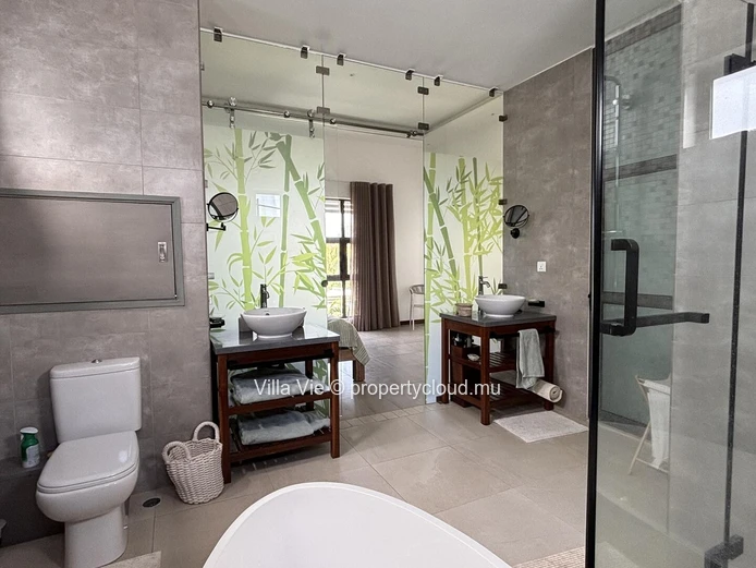 The Vale - Bright 4-bedroom villa in a secure residence