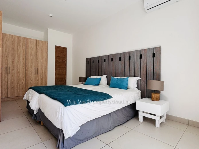 Calodyne - 3-bedroom duplex with a pool by the sea (Sole Mandate)