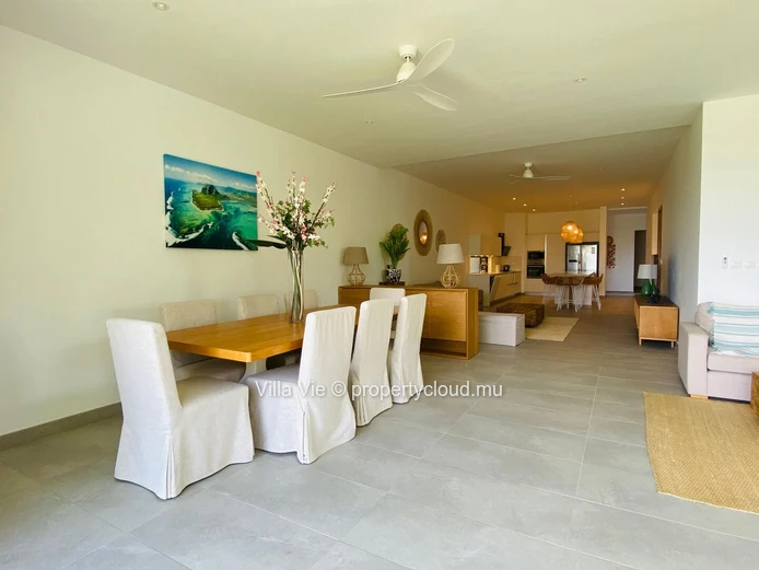 Péreybère - 3-bedroom luxury beachfront apartment (Sole Mandate)