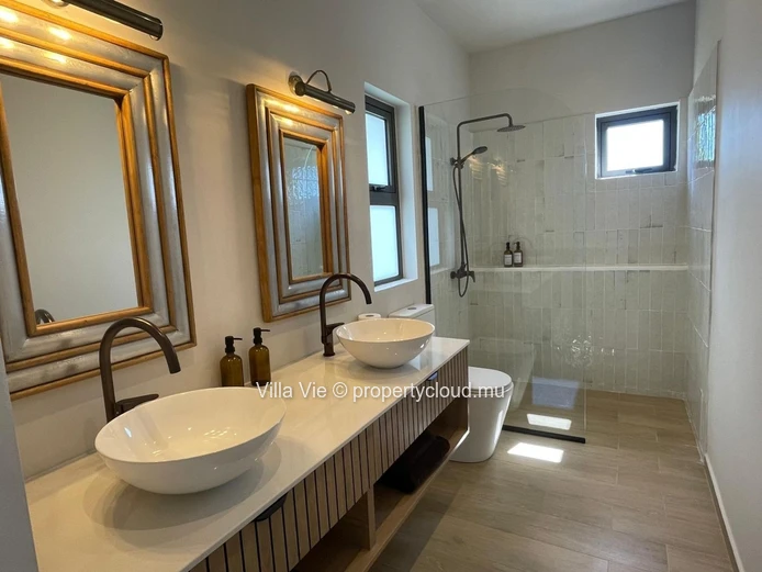 Mont Choisy - Maison Moderne 3 Chambres avec Piscine (Mandat exclusif)