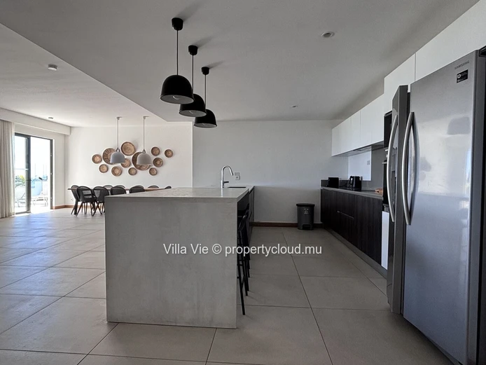 Grand Gaube - Penthouse spacieux de 3 chambres-ensuite avec bureau, piscine et vue sur la mer