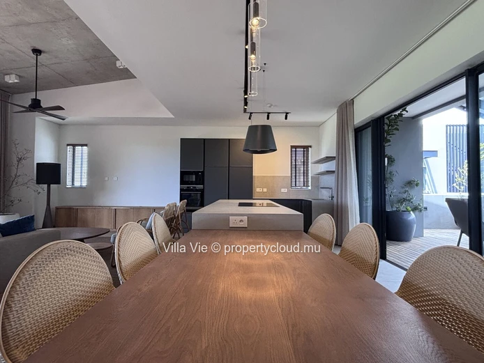 Belle Vue - Stunning 4-bedroom penthouse with a private swimming pool