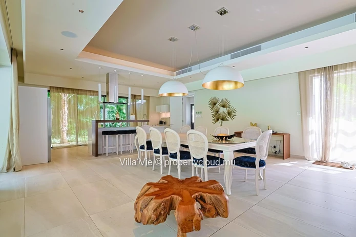 Beau Champ - Splendid 5 bedroom villa with private pool