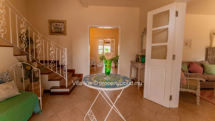 Beau Plan - Grande maison coloniale de 5 chambres avec piscine et grand jardin