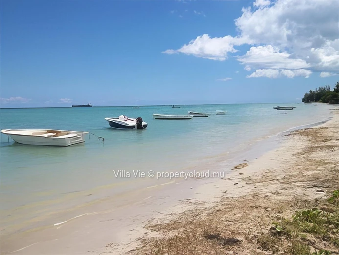 Baie du Tombeau - Large beachfront land