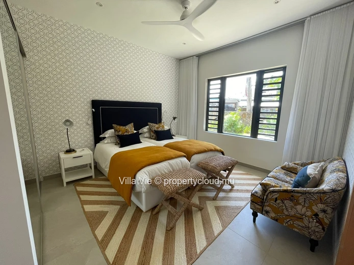 Péreybère - Sublime 3 bedroom ground floor, beachfront apartment with swimming pool (Sole Mandate)