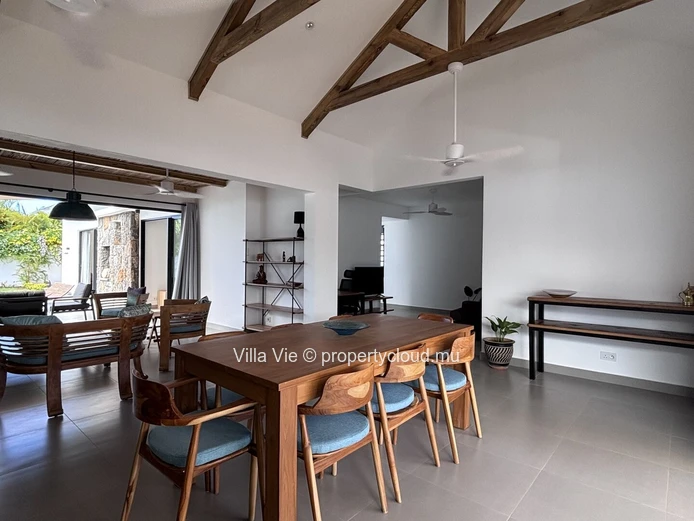Petit Raffray - Jolie maison de 3 chambres en-suite avec piscine