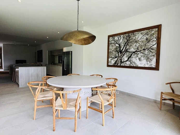 Belle Vue - Beautiful 4-bedroom apartment on the first floor