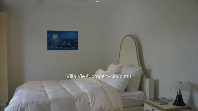 Riviere Noire - Elegant triplex de 5 chambres en-suite avec piscine privative
