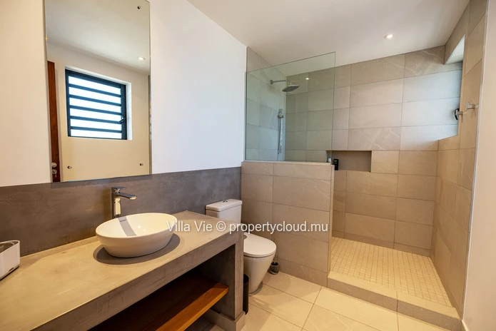 Haute Rive - Modern 4-bedroom villa with golf view