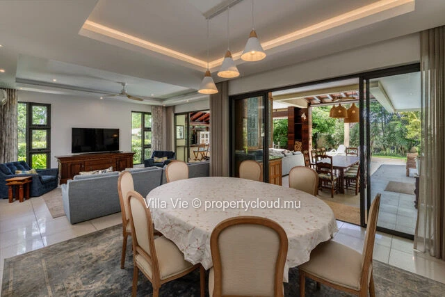 Mont Mascal - Modern 3-bedroom en-suite house with swimming pool