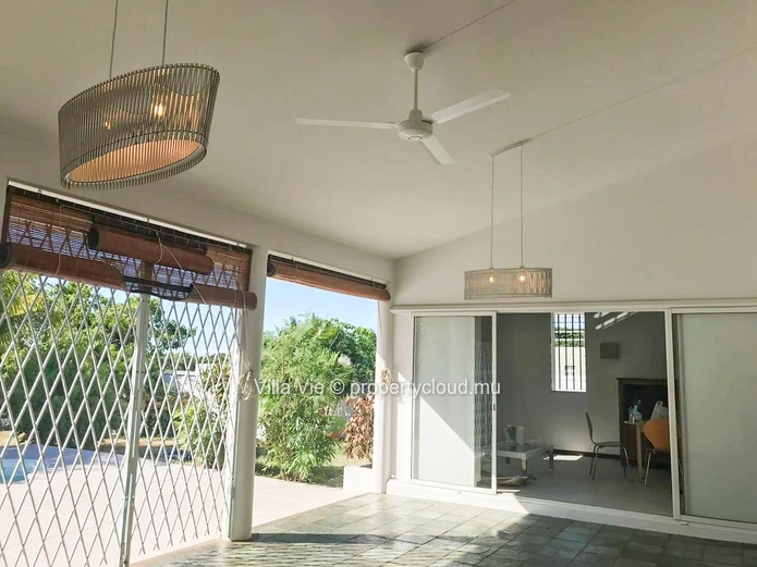 Péreybère - Maison familiale de 3 chambres avec piscine et grand jardin