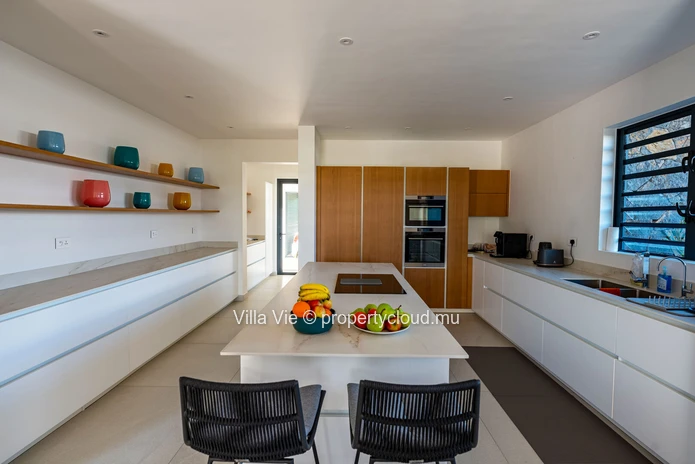 Haute Rive - Modern 4-bedroom villa with golf view