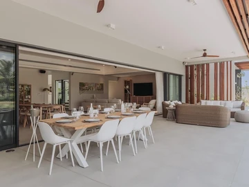 5 Bedroom Villa