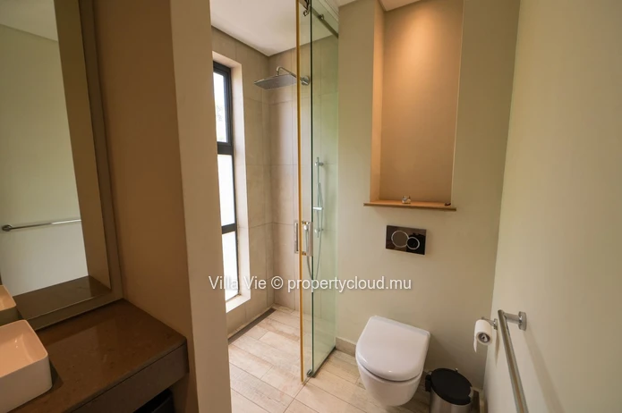 Péreybère – Villa de Luxe d’Exception en Bord de Mer avec 4 Chambres en Suite