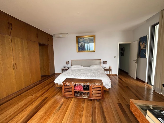 Roches Noires - 3-bedroom penthouse with sea view and Common swimming pool