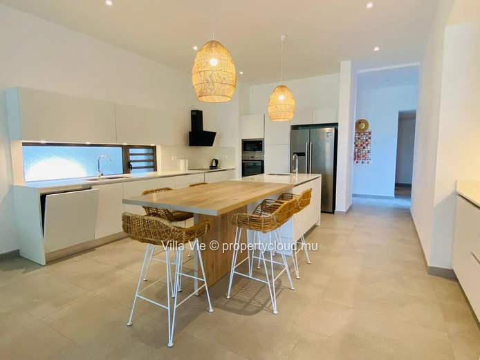 Péreybère - 3-bedroom luxury beachfront apartment