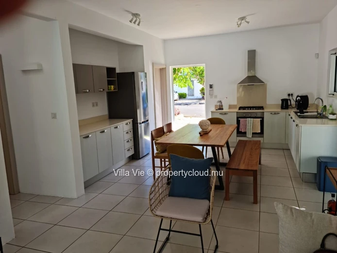 Péreybère - Charmant duplex de 3 chambres avec piscine privée