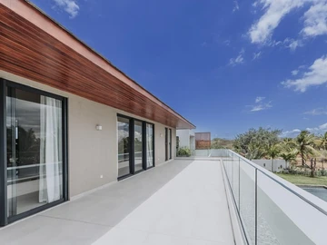 5 Bedroom Villa