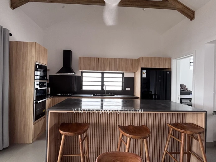 Petit Raffray - Jolie maison de 3 chambres en-suite avec piscine