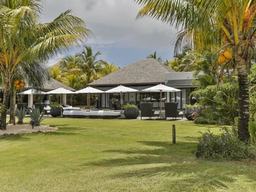 5 Bedroom Villa