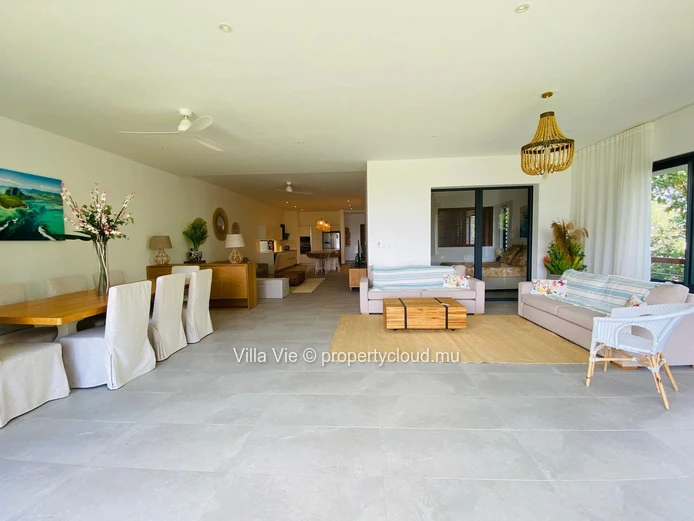 Péreybère - 3-bedroom luxury beachfront apartment