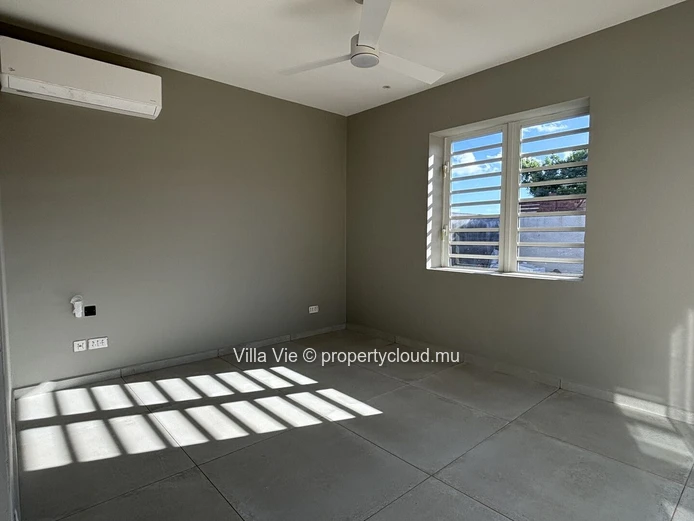 Charmoses - Maison familiale neuve de 4 chambres en-suite avec piscine et jardin