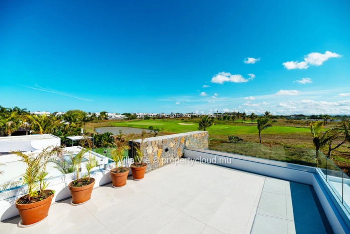 Haute Rive - Modern 4-bedroom villa with golf view