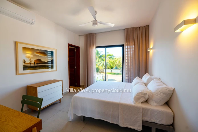 Haute Rive - Modern 4-bedroom villa with golf view