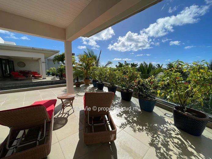 Haute Rive - Magnifique penthouse de 4 chambres en bord de mer