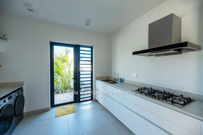 Haute Rive - Modern 4-bedroom villa with golf view