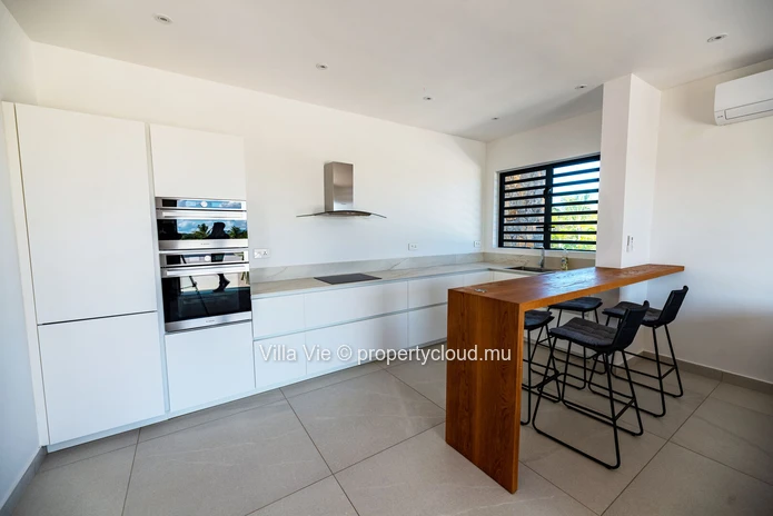 Haute Rive - Modern 4-bedroom villa with golf view