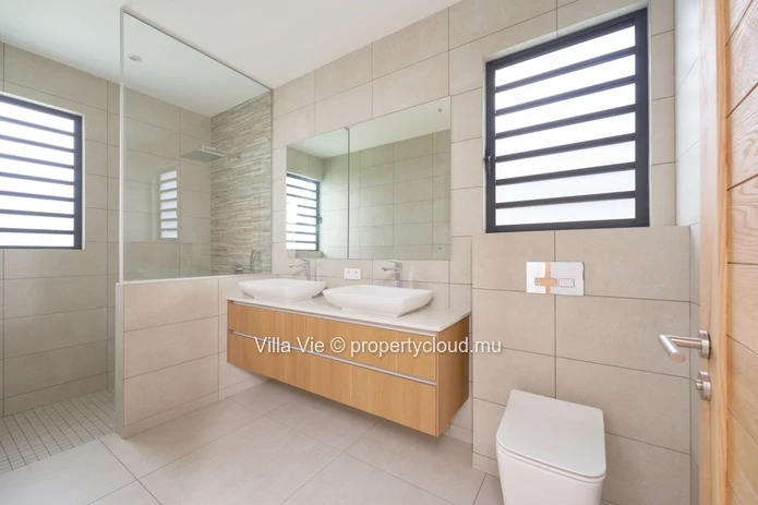 Forêt Daruty - Somptueuse villa de 4 chambres avec piscine privée.