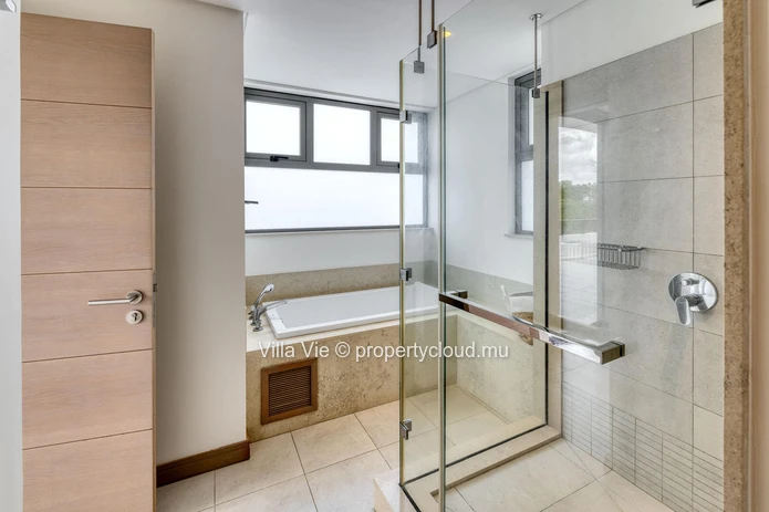 Mont Choisy - 3-bedroom penthouse with golf view