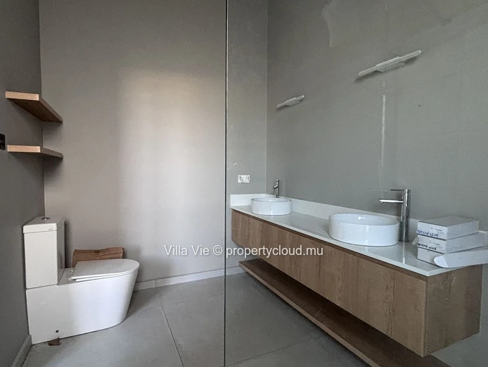 Charmoses - Maison familiale neuve de 4 chambres en-suite avec piscine et jardin