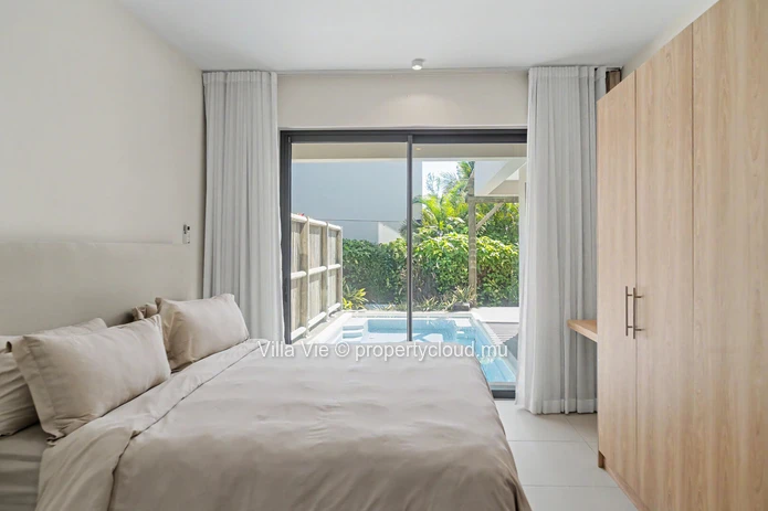 Calodyne – 3-Bedroom Duplex with Pool by the Sea