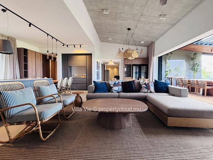 Belle Vue - Stunning 4-bedroom penthouse with a private swimming pool
