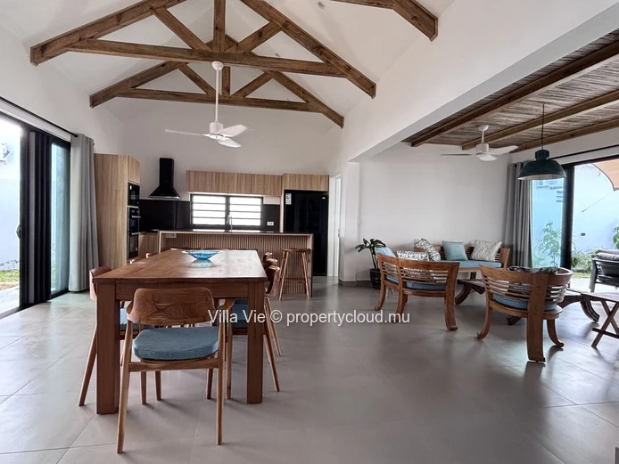 Petit Raffray - Jolie maison de 3 chambres en-suite avec piscine