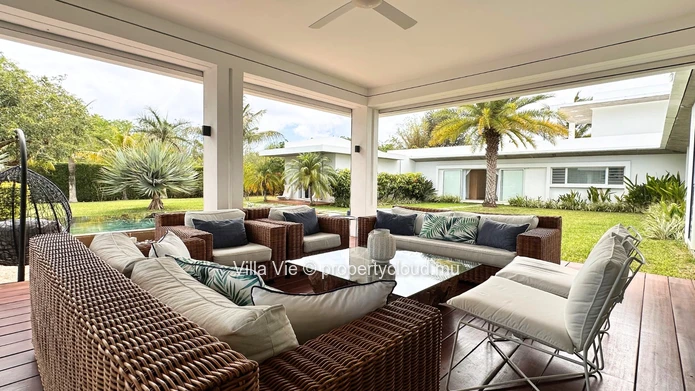 Élégante villa de 4 chambres avec bureau/studio, et piscine privée