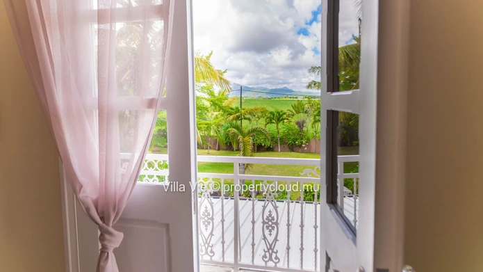 Beau Plan - Grande maison coloniale de 5 chambres avec piscine et grand jardin