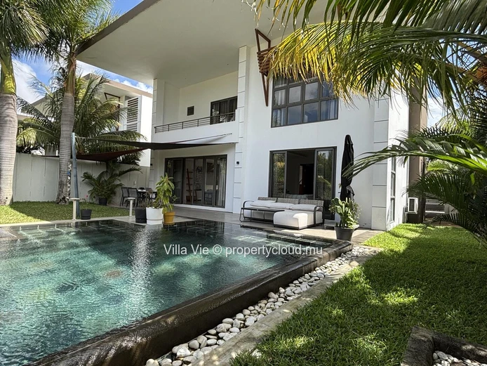 The Vale - Bright 4-bedroom villa in a secure residence