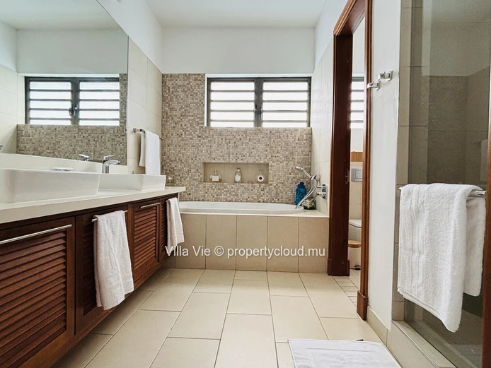 Cap Malheureux - Exceptional 3-bedroom penthouse overlooking Coin de Mire