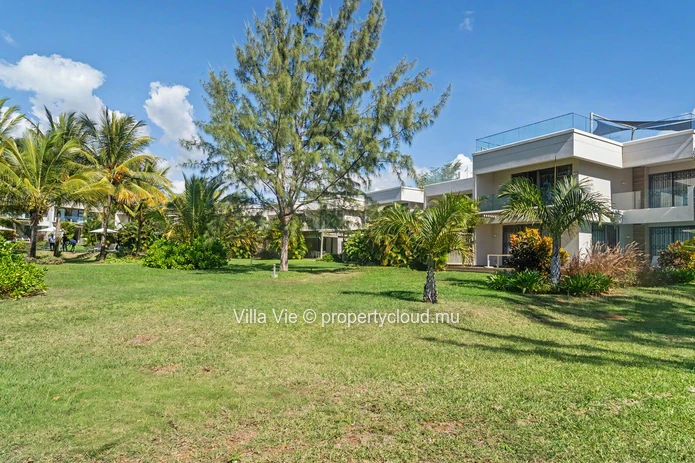 Calodyne – 3-Bedroom Duplex with Pool by the Sea