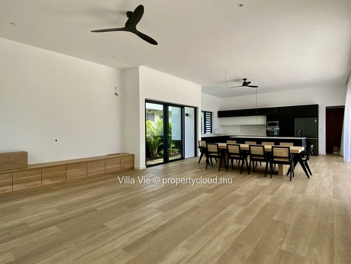 Belle Vue - Très belle maison neuve et moderne de 4 chambres avec piscine à débordement