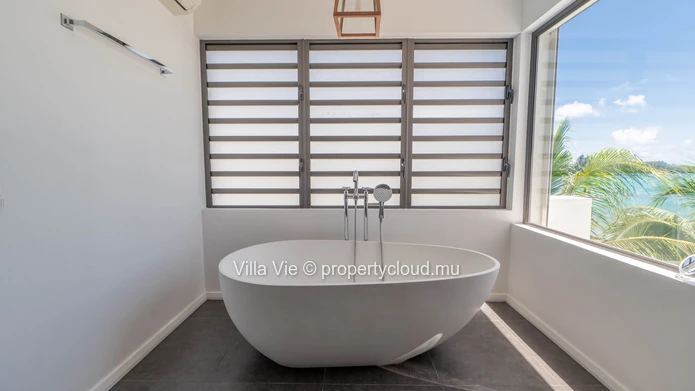 Péreybère - Penthouse d'exception avec vue et accès mer