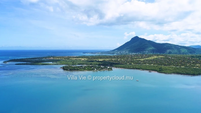 Ilot Fortier - Sublime appartement de 3 chambres pieds dans l'eau