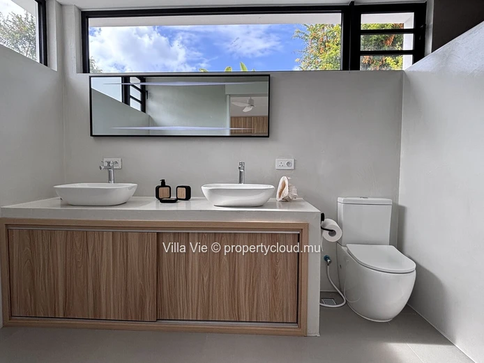 Petit Raffray - Jolie maison de 3 chambres en-suite avec piscine