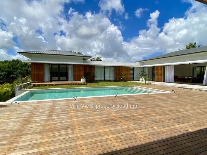 Belle Vue - Très belle maison neuve et moderne de 4 chambres avec piscine à débordement