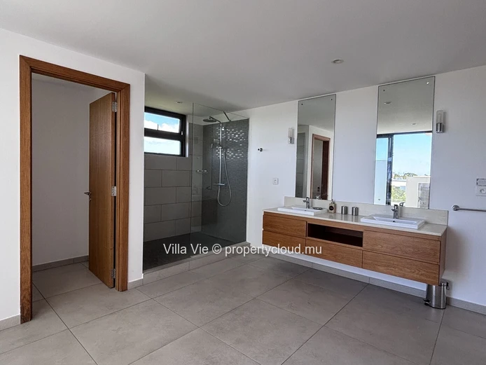 Grand Gaube - Penthouse spacieux de 3 chambres-ensuite avec bureau, piscine et vue sur la mer